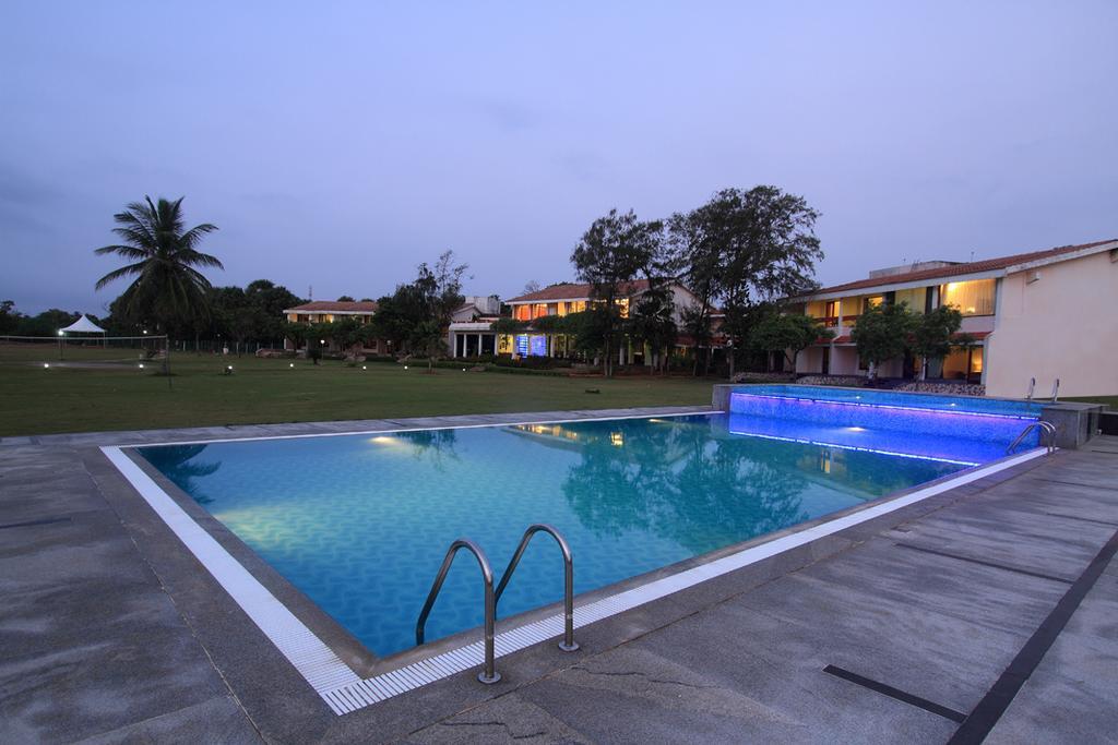 The Ashok Beach Resort Pondicherry Exteriör bild