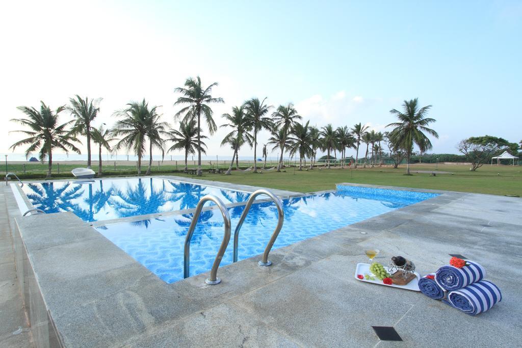 The Ashok Beach Resort Pondicherry Exteriör bild