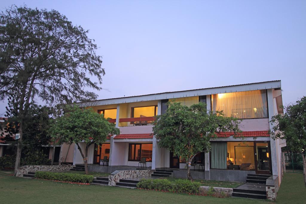 The Ashok Beach Resort Pondicherry Exteriör bild