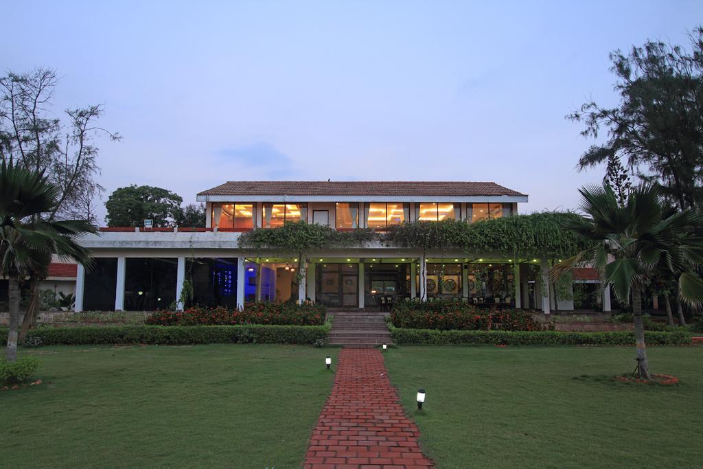 The Ashok Beach Resort Pondicherry Exteriör bild