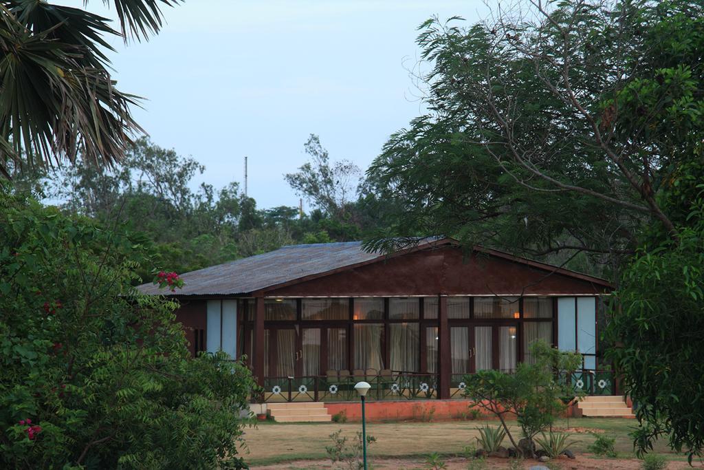 The Ashok Beach Resort Pondicherry Exteriör bild