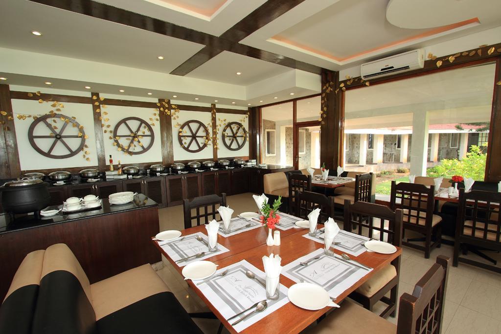 The Ashok Beach Resort Pondicherry Exteriör bild