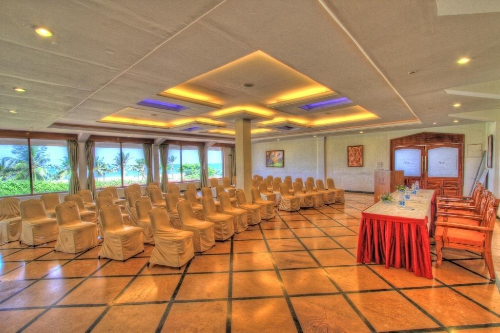 The Ashok Beach Resort Pondicherry Exteriör bild
